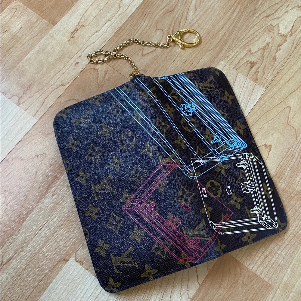 Printed canvas Wallet with Chain